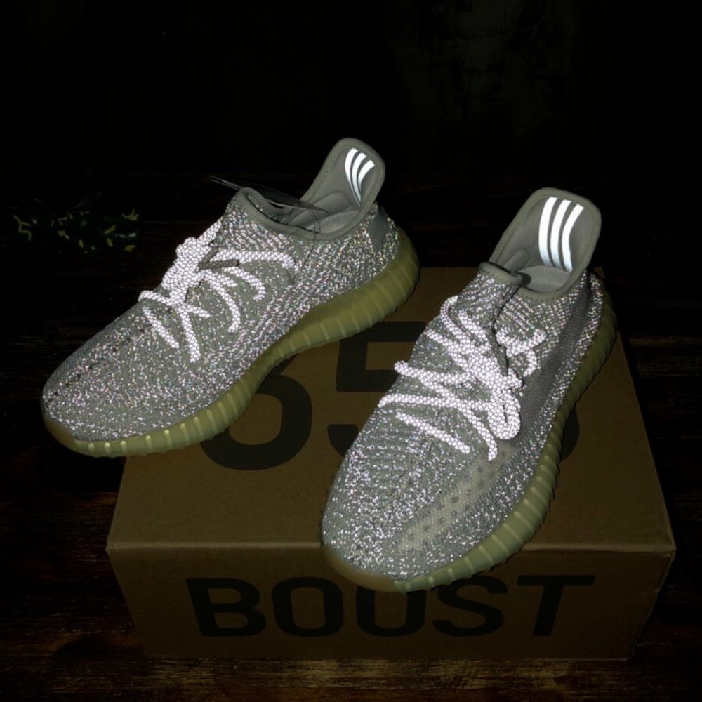 Yeezy Boost 350 V2 Static Men's Shoes EF2905 - Picture 3 of 4
